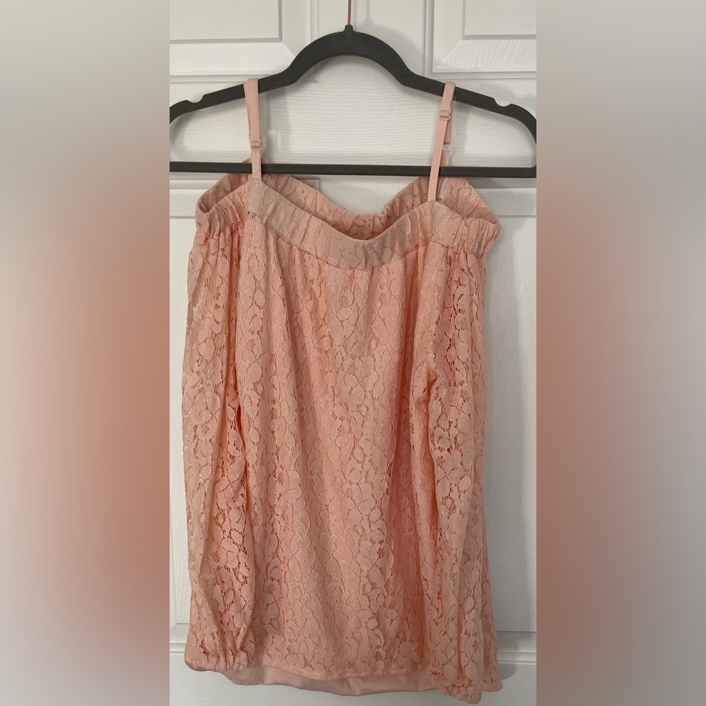 Seven Sisters‎ Lace Top. Size Small, Blush Color. A-11